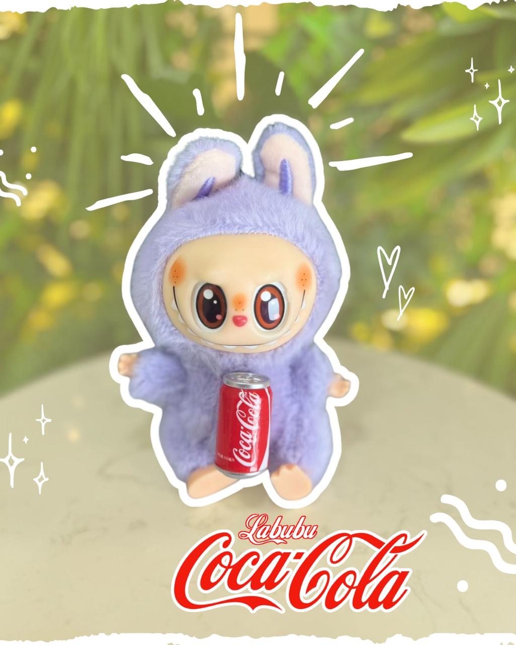 Vista 2 de LABUBU COCA-COLA - COLOR - COCACOLA: BEIGE-LATA